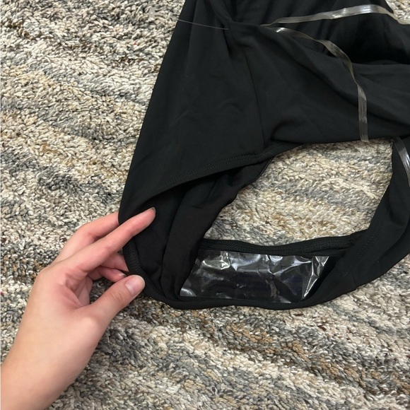 Robin Piccone Black One Piece Swimsuit Sz 12 NWT | Robin Piccone One Piece Swim - Picture 10 of 15